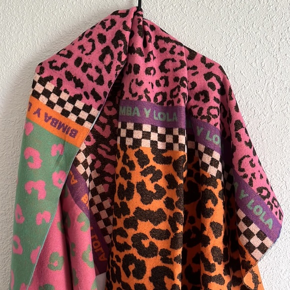BIMBA Y LOLA XL Winter SCARF leopard print pink and orange - Sold Out - Picture 10 of 15